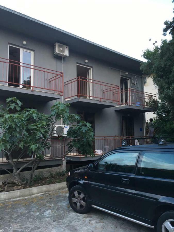 Bed & Breakfast Kurtic Supetar Buitenkant foto
